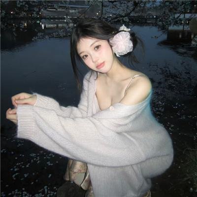 金牌客服董董恩